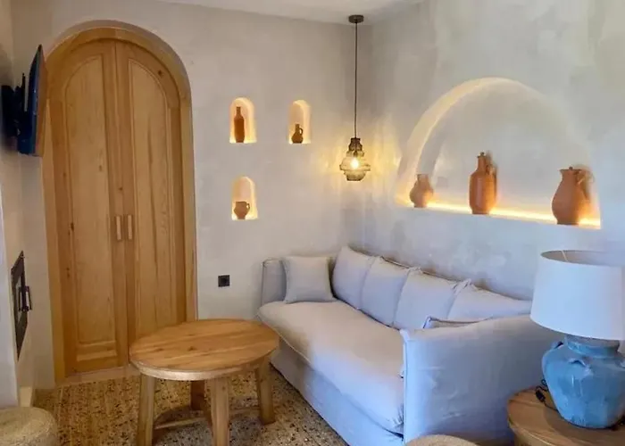 Charming In With Garden * タリファ