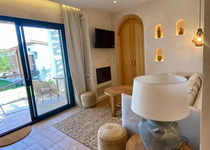 Charming In With Garden タリファ