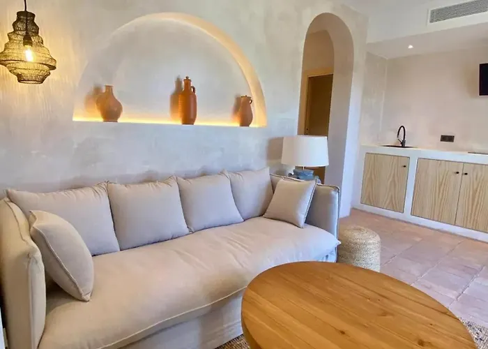 Charming In With Garden タリファ