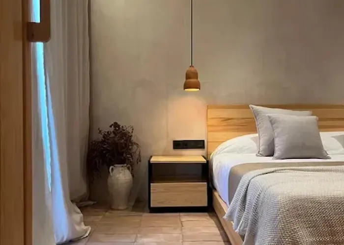 Charming In With Garden タリファ