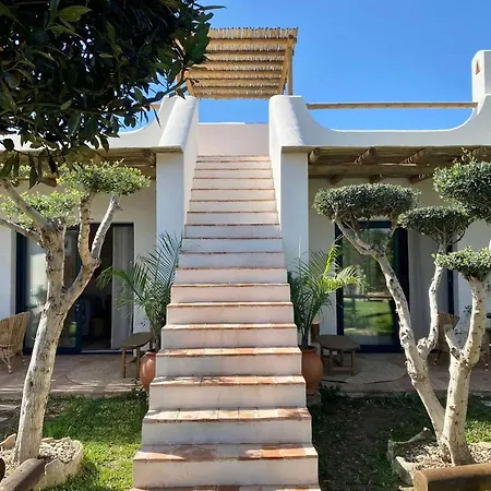Charming In With Garden Holiday home