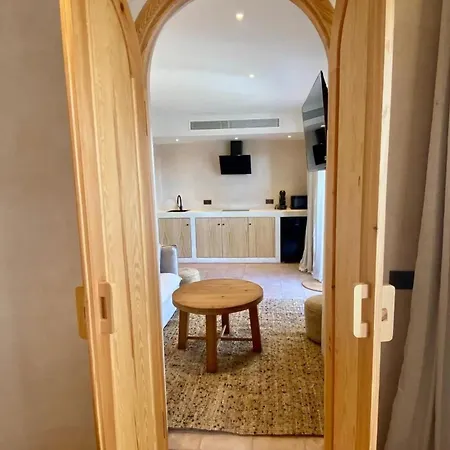 Holiday home Charming In With Garden