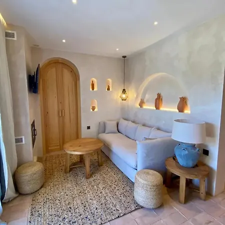 Charming In With Garden Holiday home *